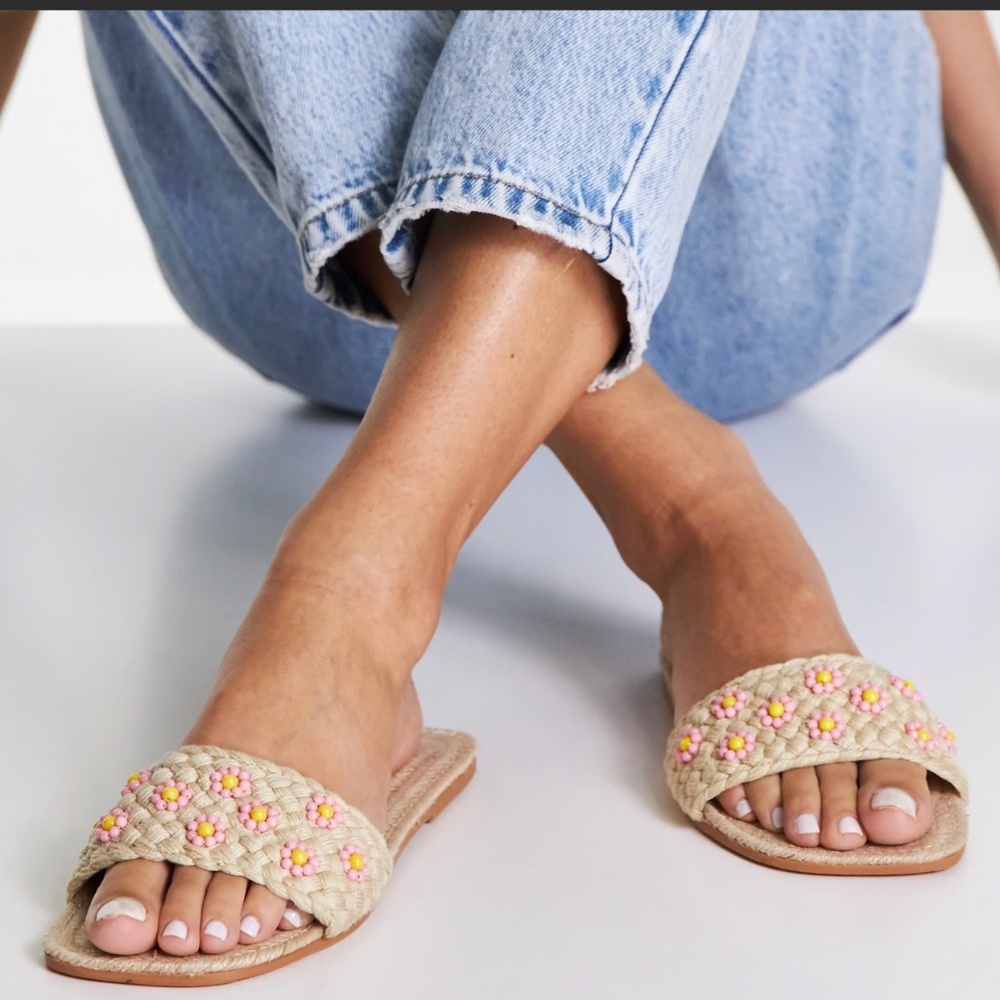 ASOS Flower espadrille sandals- NEW  P0035